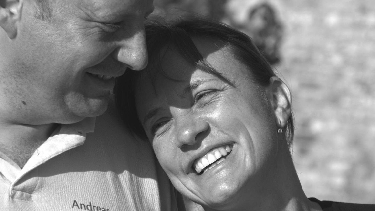 Portrait in schwarz weiss von Andreas Biegler und Petra Brand